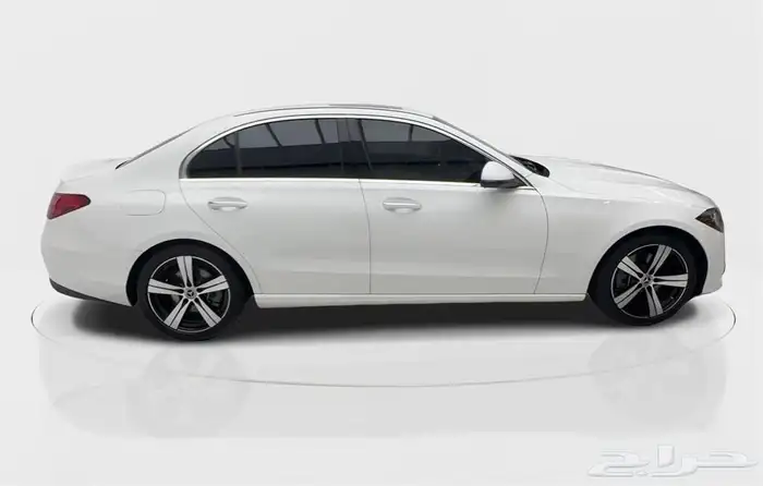 2022 Mercedes C 300 بسعر 157 الف ريال 4