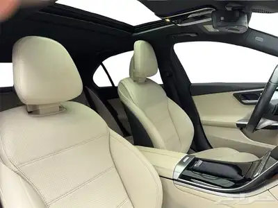2022 Mercedes C 300 بسعر 157 الف ريال 11