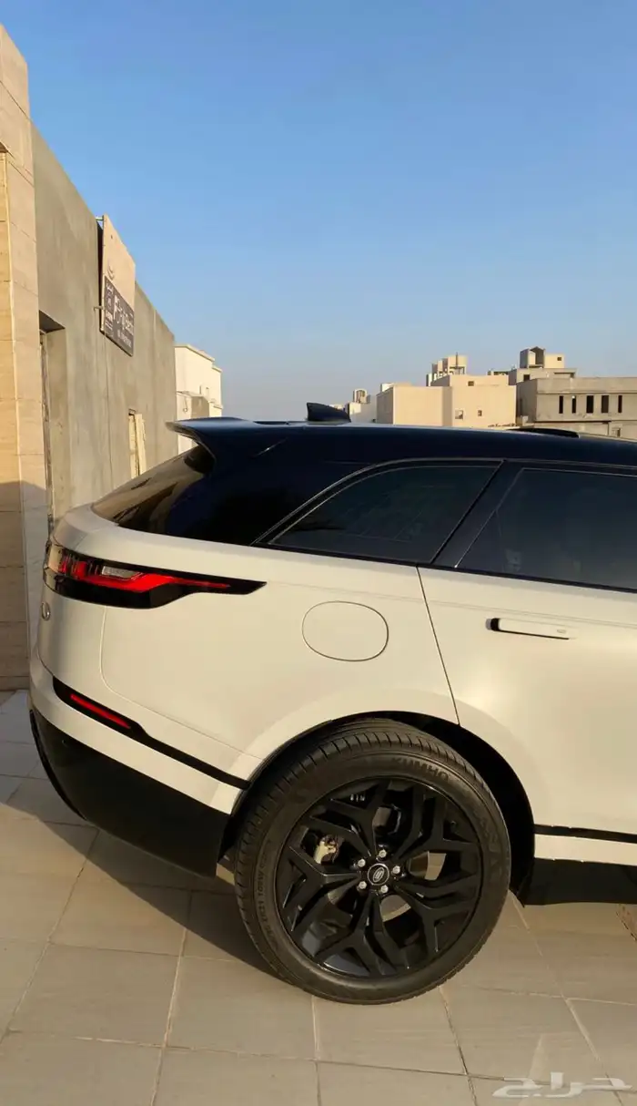 رينج روفر فيلار 15
