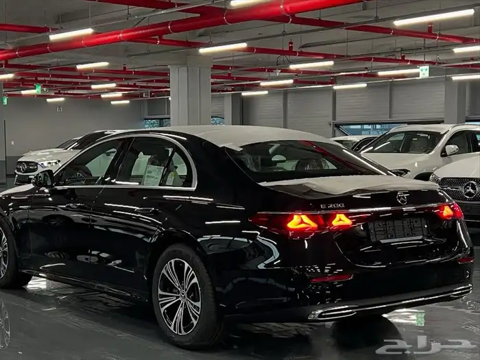 مرسيدس E200 موديل 2025 اصفار بسعر مناسب 3