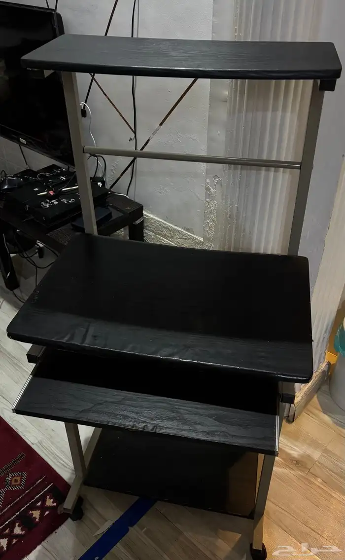 طاولة كمبيوتر مكتبى 2