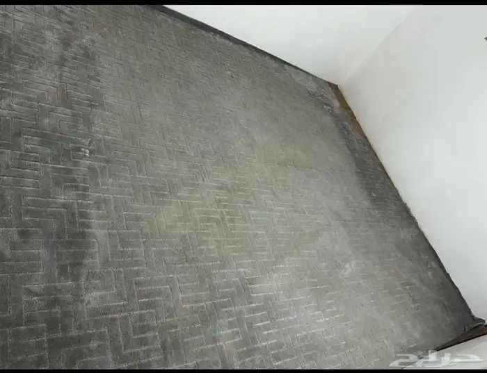 فرشه جلاله نضيف 4في4 زي ماهو واضح في الصوره الأطراف مقصوصة 0