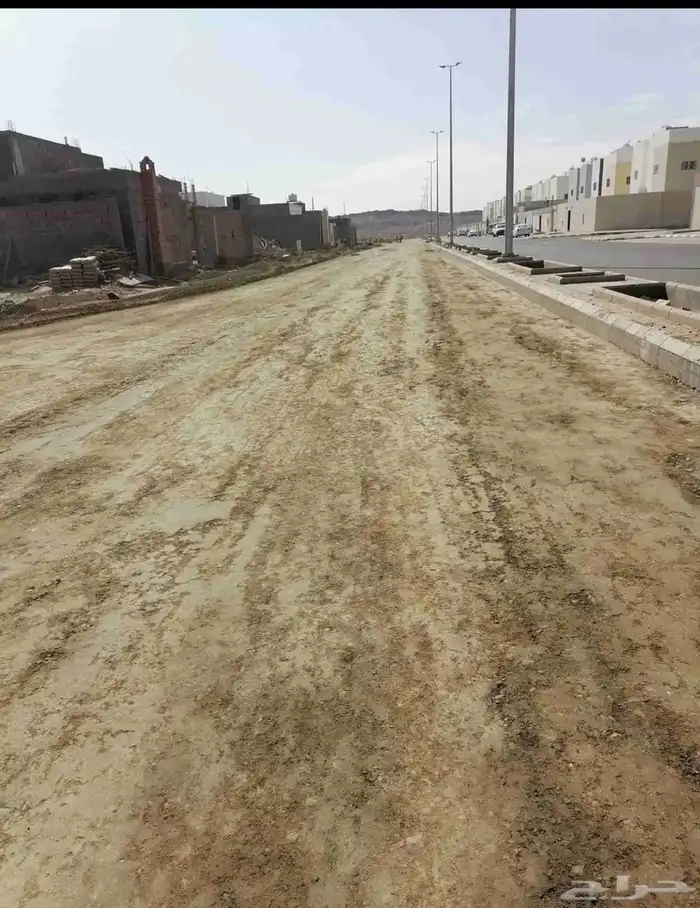 للإيجار قريدر كوماتسو 705 و رصاصه 25 طن 0