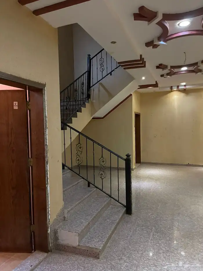 شفة عزاب بينبع 3غرف وصالة و2 حمام غير مفروشه 15