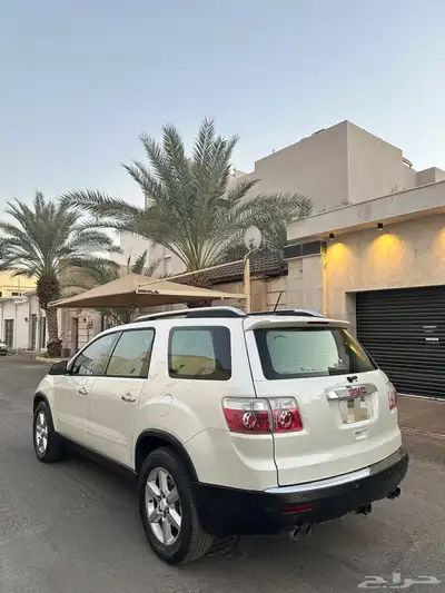 GMC اكاديا 2009 9