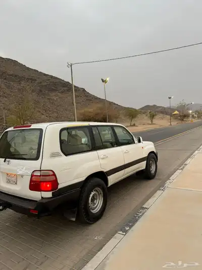 صالون لاندكروزر 1999 3