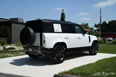 2023 Defender 110 X-Dynamic SE بسعر 276 الف ريال 2