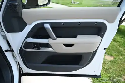 2023 Defender 110 X-Dynamic SE بسعر 276 الف ريال 32