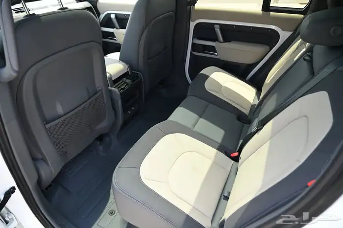 2023 Defender 110 X-Dynamic SE بسعر 276 الف ريال 14