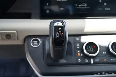 2023 Defender 110 X-Dynamic SE بسعر 276 الف ريال 24