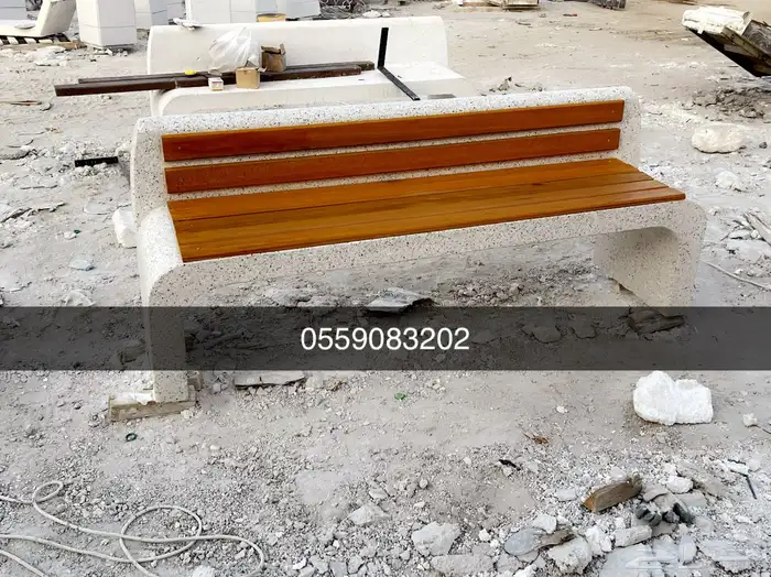 كراسي خرسانية سلات نفايات احواض زرع مصدات مواقف بريكاست 11