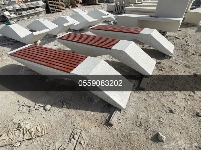 كراسي خرسانية سلات نفايات احواض زرع مصدات مواقف بريكاست 7