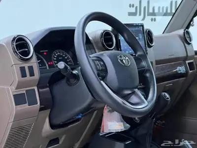 تويوتا ربع V6.2025فل كامل رفرف بريمي بنزين قير عادي 40عام 7