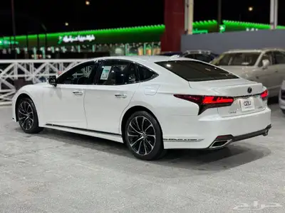 لكزس LS 500 موديل 2022 3