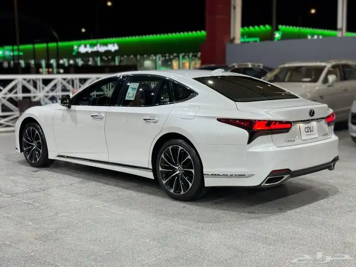 لكزس LS 500 موديل 2022 3