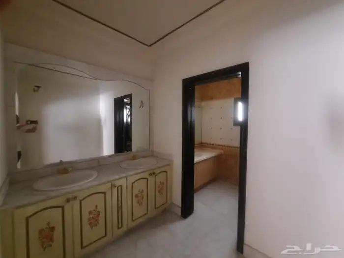 فيلا للايجار السنوي جدة حي الخالديه 13