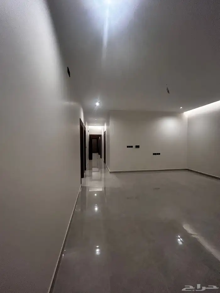 فله مساحه 450 درج جانبي دورين وملحق 22