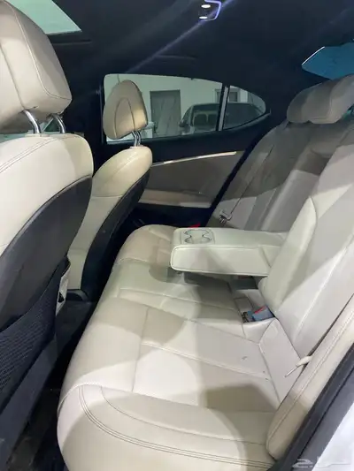 جنسس G70 نص فل 2023 13