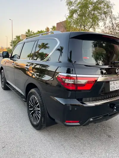 للبيع نيسان باترول بلاتينيوم 2024 V6 18