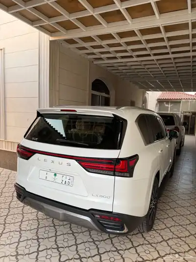 جيب لكزس LX600 2023 BB سعودي 3