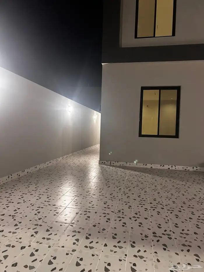فله مساحه 450 درج جانبي دورين وملحق 3