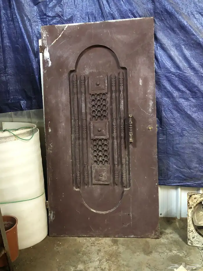 باب حديد ثقيل 3