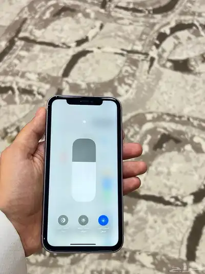 ايفون 11 العادي 0