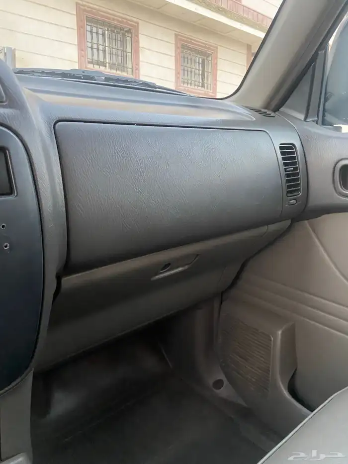نيسان صالون أربع بييان حكومي سابقا ممشا 75 فقط 10