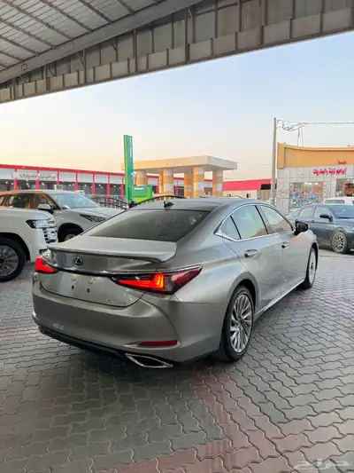 لكزس ES350 فئة CC بنزين 2025 2
