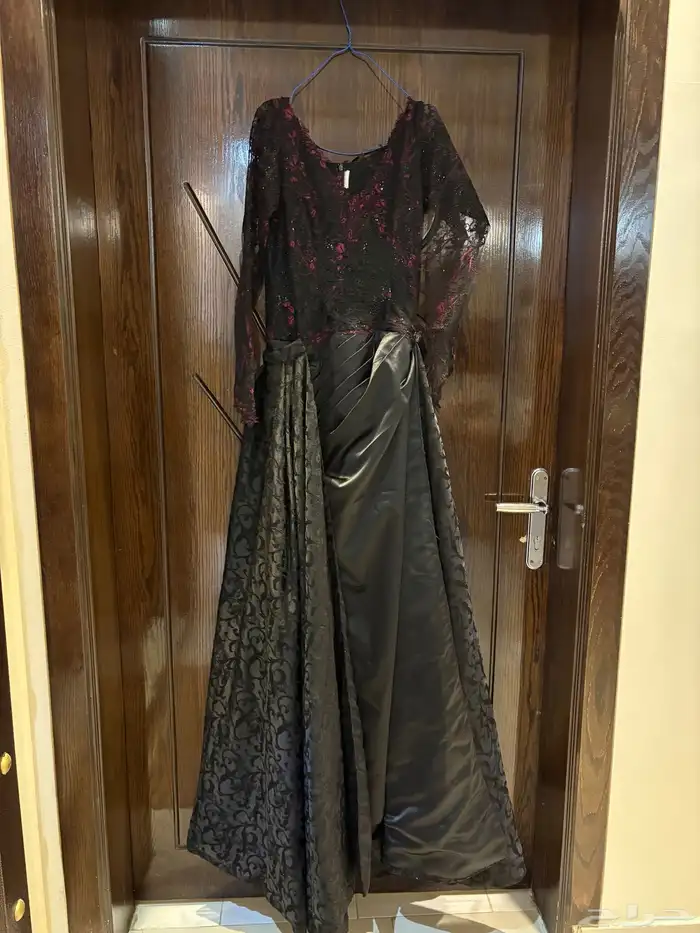 فستان أسود .. المقاس   L 2