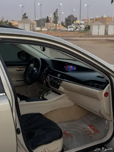 لكزس ES350 نظيف 15