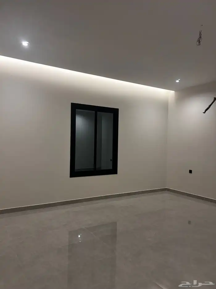 فله مساحه 450 درج جانبي دورين وملحق 11