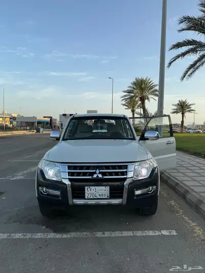 باجيرو 2017 gls 3.5 2