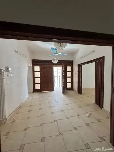 موقع في حي السداد الطائف موقع مميز عليها مبنى فيلا قديمه 46