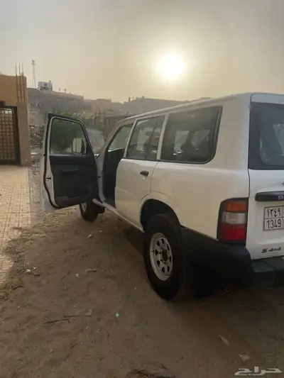 نيسان صالون أربع بييان حكومي سابقا ممشا 75 فقط 3