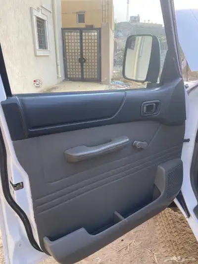 نيسان صالون أربع بييان حكومي سابقا ممشا 75 فقط 25