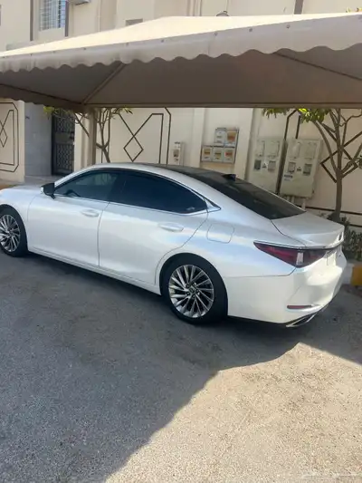 لكزس ES 350 2019 10
