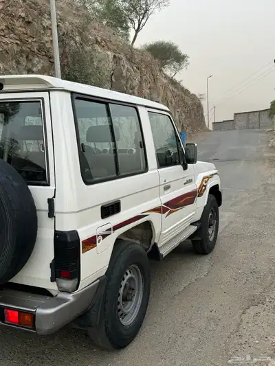 جيب ربع 2018. سعودي سلق فل كامل ابيض ماشي 87 الف 2