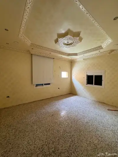 موقع في حي السداد الطائف موقع مميز عليها مبنى فيلا قديمه 60