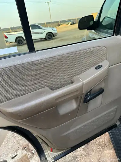 اكسبلور مديل 2002 مسقط للبيع قطع غيار 8