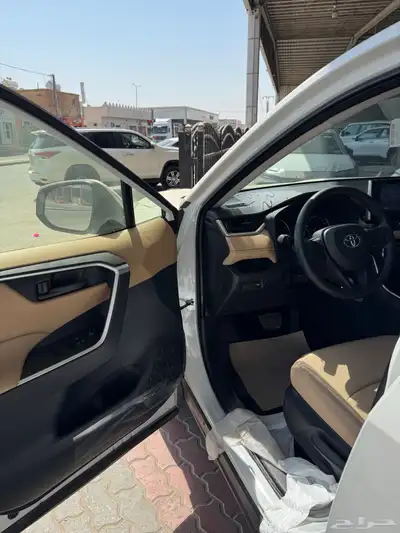 تويوتا راف فور LE دبل بنزين 2025 7