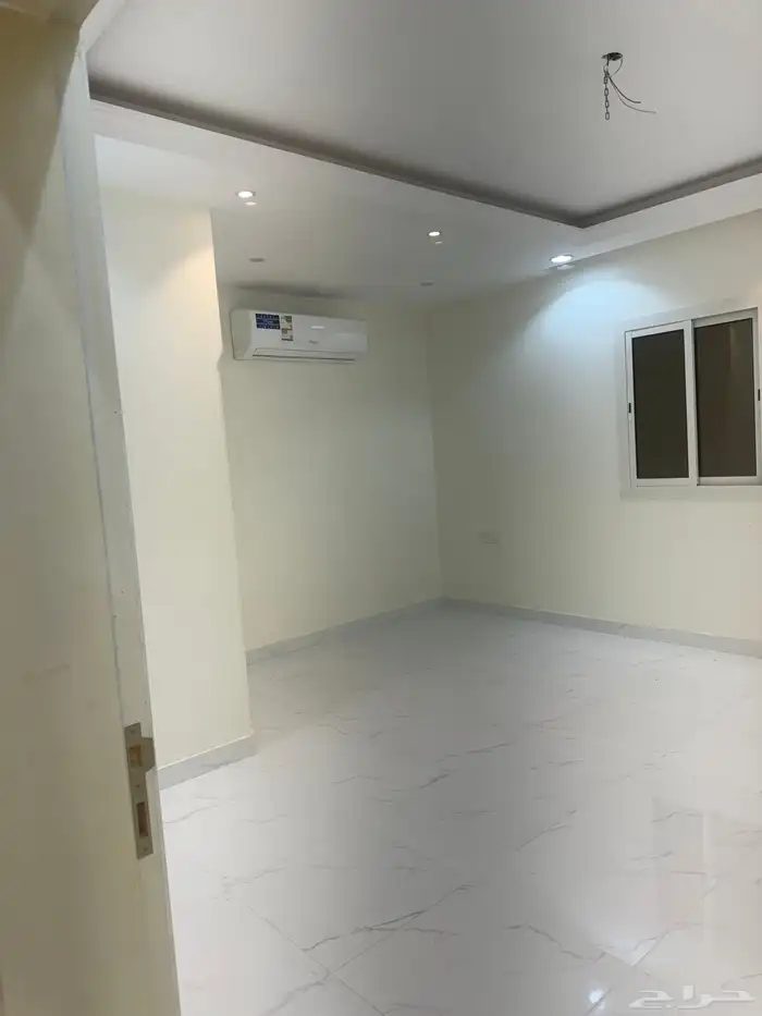 شقه 5 غرف جديده حي الرياض مجهزه بالمكيفات والمطبخ 3