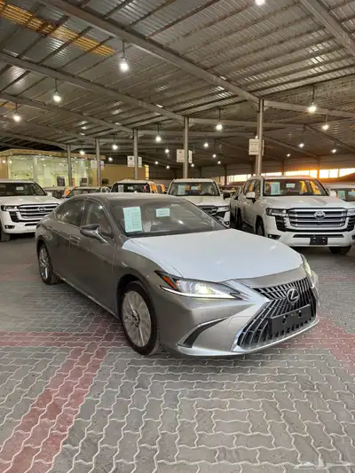 لكزس ES350 فئة CC بنزين 2025 1