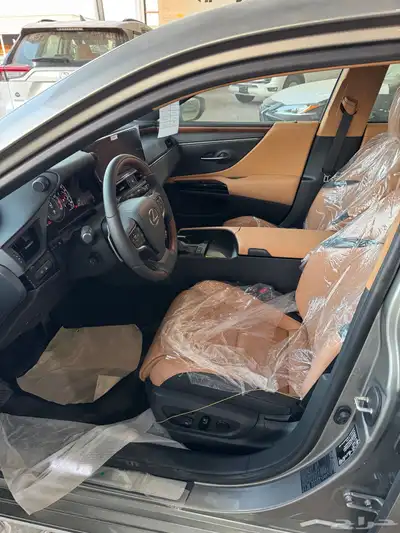 لكزس ES350 فئة CC بنزين 2025 8