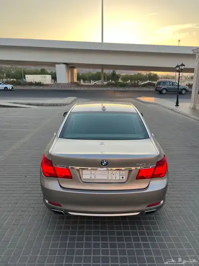 للبيع بي ام دبليو الفئة السابعة 740 6