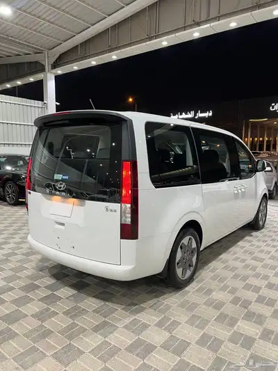 للبيع هونداي ستاريا 2024 شبه اصفار ركاب 4