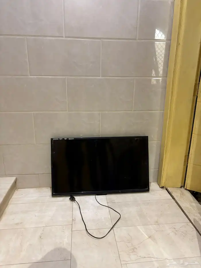 شاشات خربانه للبيع 63 50 27 بوصاتها 3