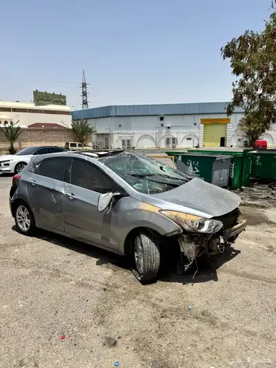 النترا i30 مصدومه للبيع 3