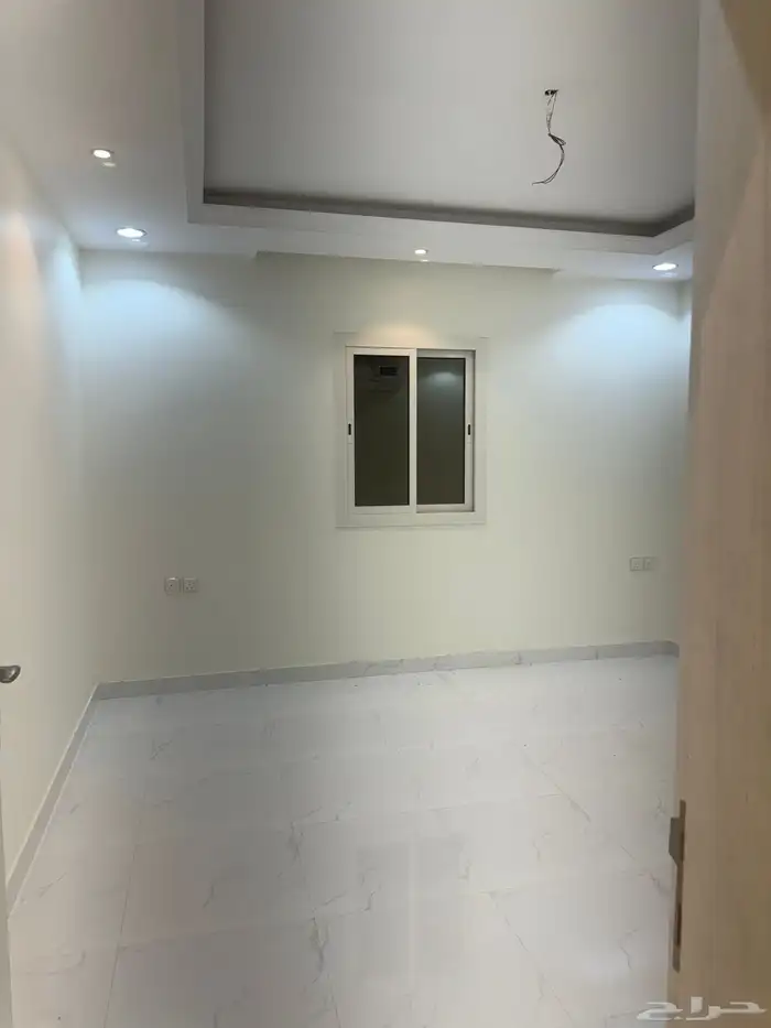 شقه 5 غرف جديده حي الرياض مجهزه بالمكيفات والمطبخ 5