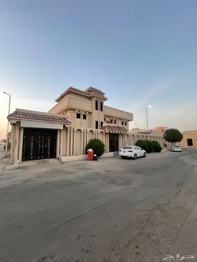 للبيع فيلا ببريدة حي الفايزية على 3 شوارع 1